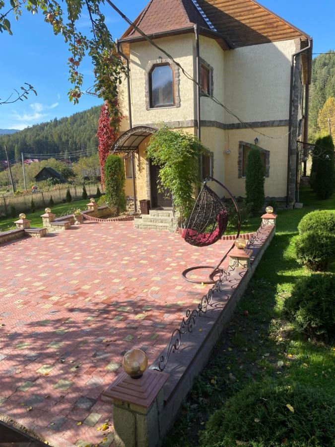 Золото Карпат Villa Yaremche Ngoại thất bức ảnh