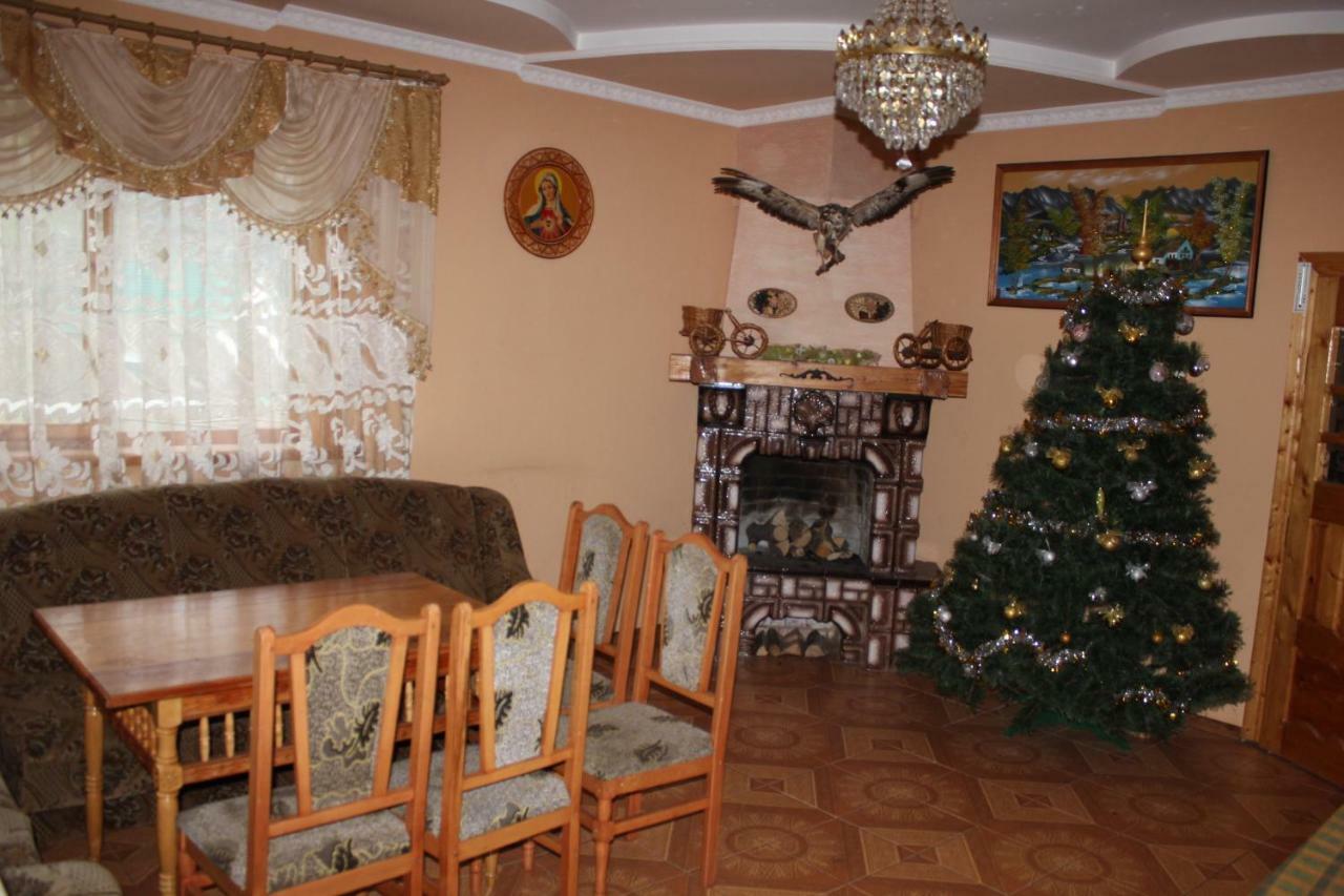 Золото Карпат Villa Yaremche Ngoại thất bức ảnh