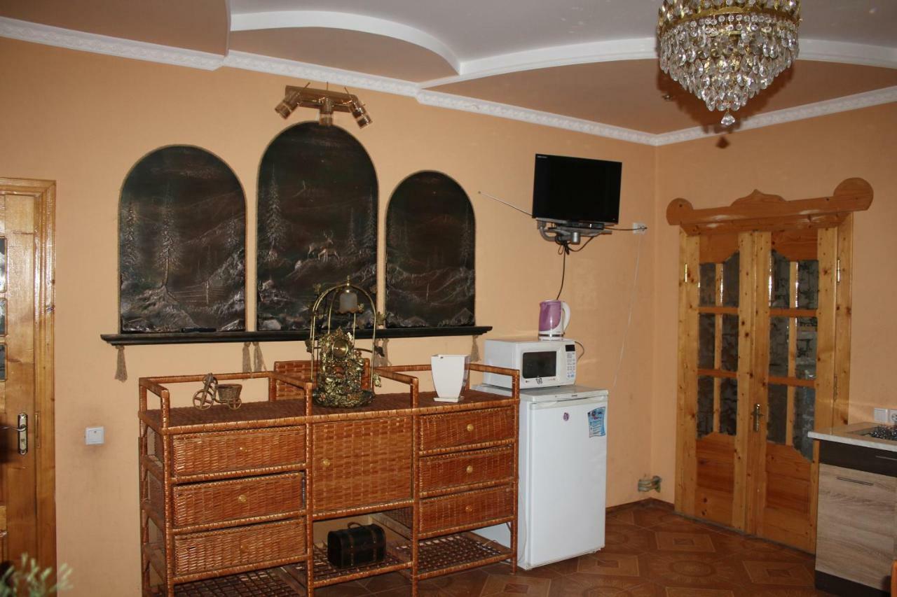 Золото Карпат Villa Yaremche Ngoại thất bức ảnh